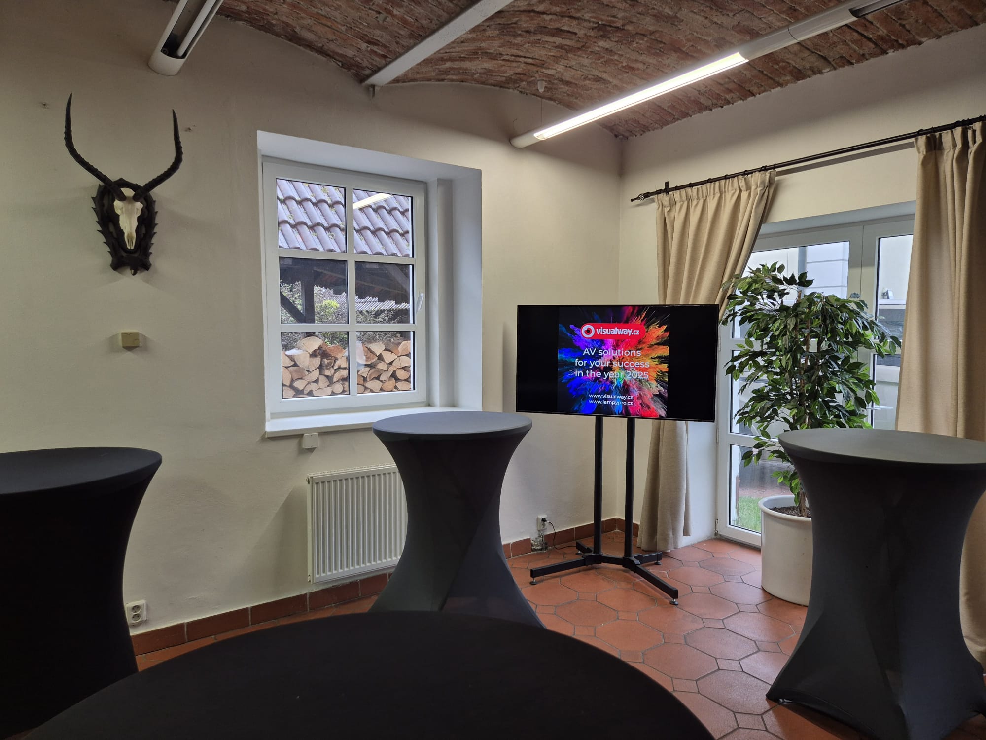 Pronájem AV techniky na zámku lány Visualway 2